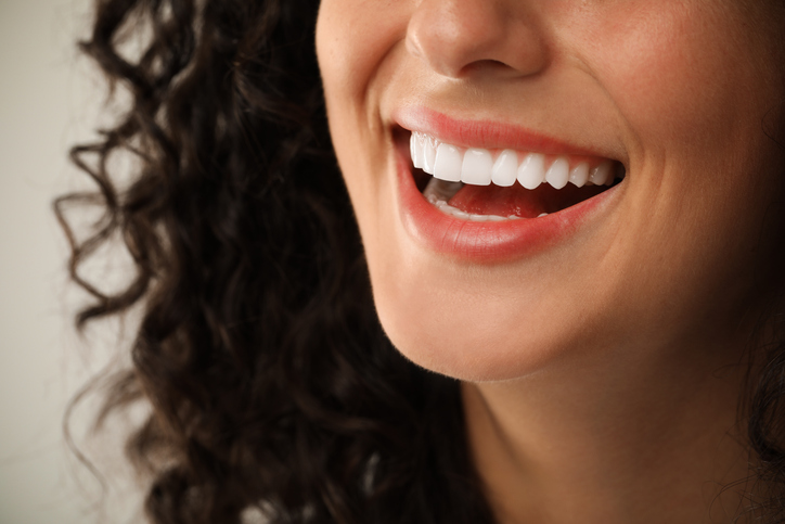 Clareamento dental: vamos esclarecer o que é mito e o que é verdade?