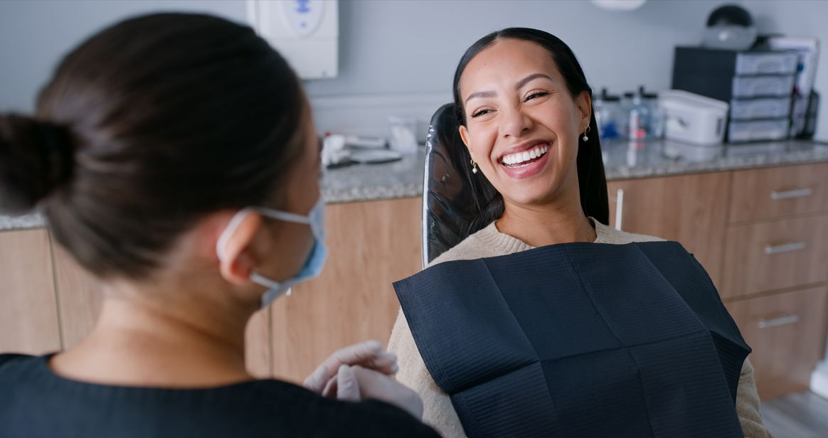A importância da limpeza periódica no dentista para um sorriso saudável